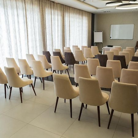 Hotel Ideo Lux Ниш Екстер'єр фото