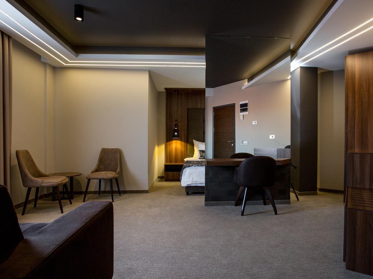 Hotel Ideo Lux Ниш Екстер'єр фото