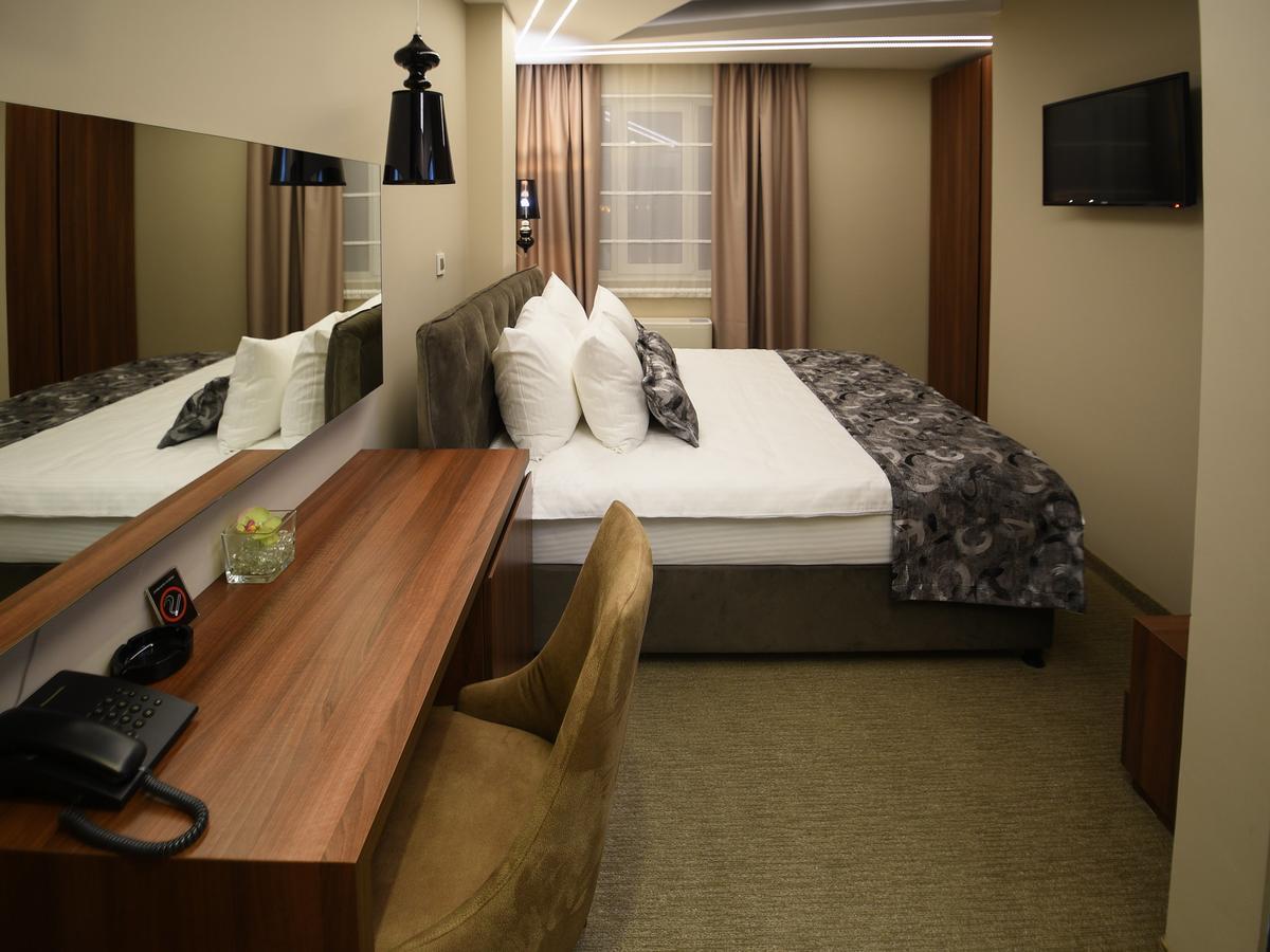 Hotel Ideo Lux Ниш Екстер'єр фото