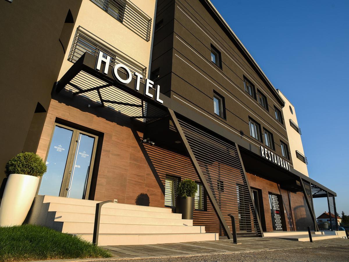 Hotel Ideo Lux Ниш Екстер'єр фото