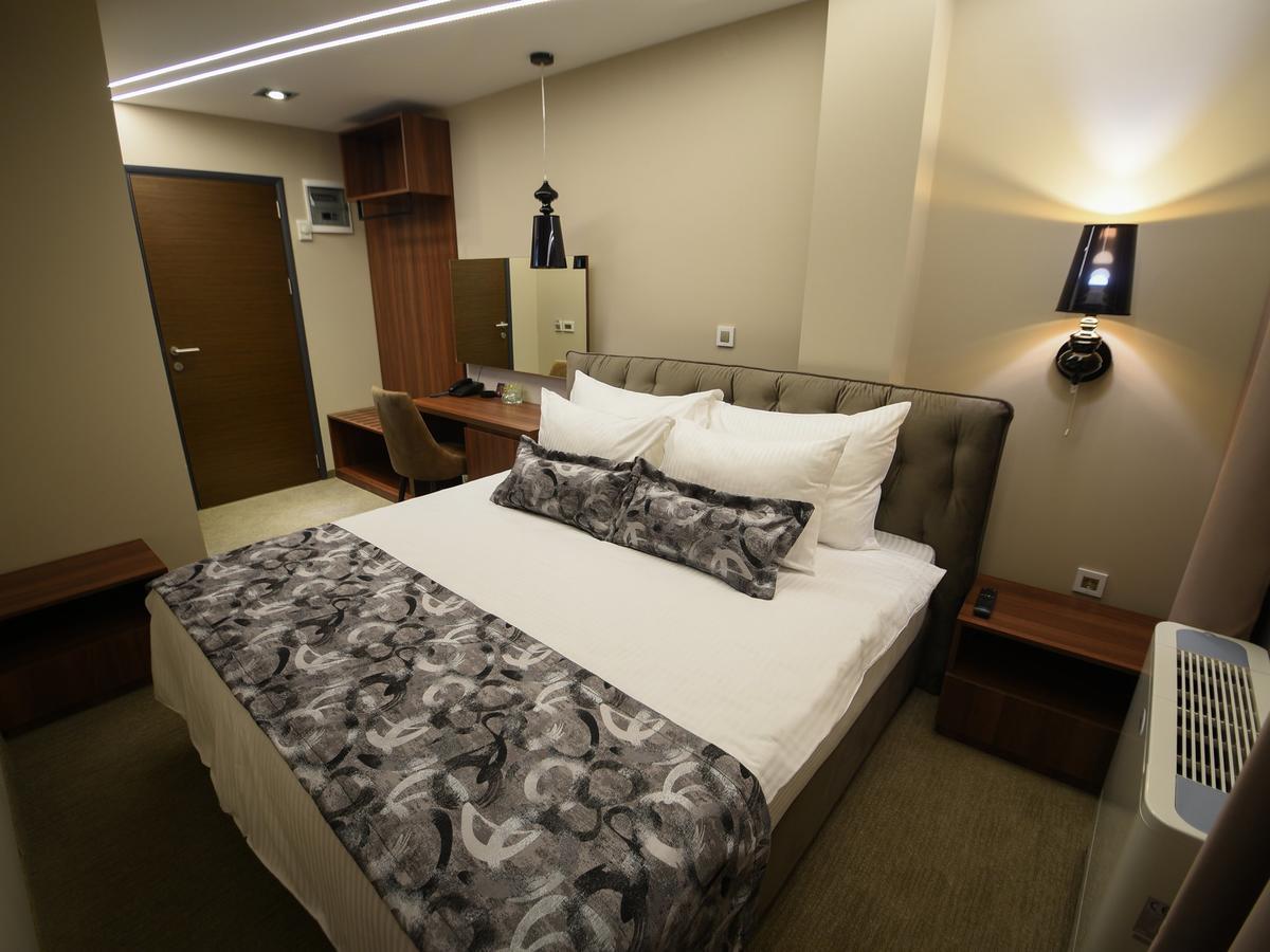 Hotel Ideo Lux Ниш Екстер'єр фото