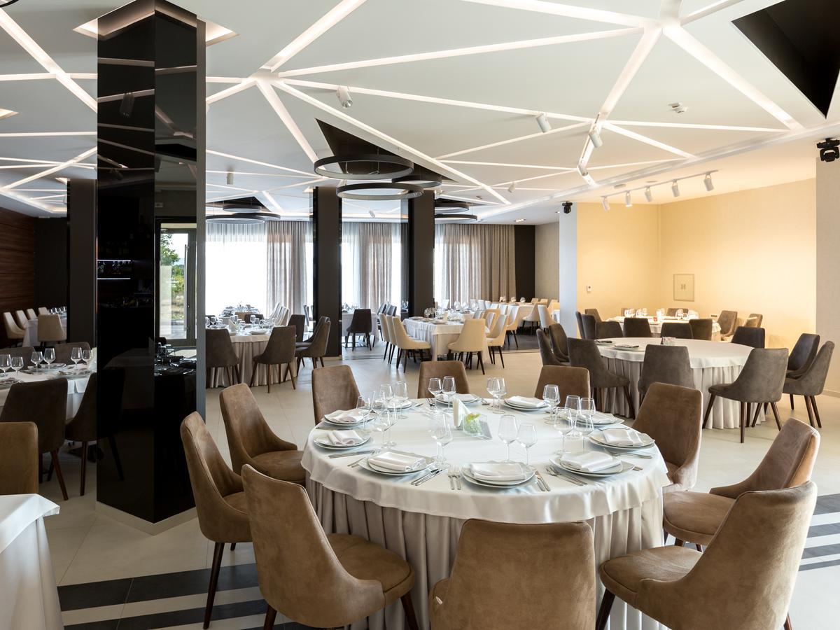 Hotel Ideo Lux Ниш Екстер'єр фото