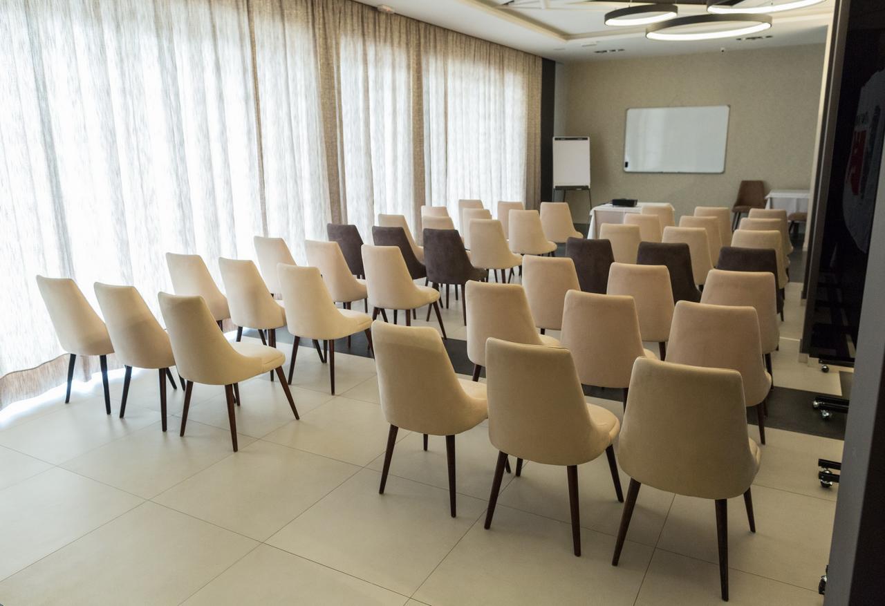 Hotel Ideo Lux Ниш Екстер'єр фото
