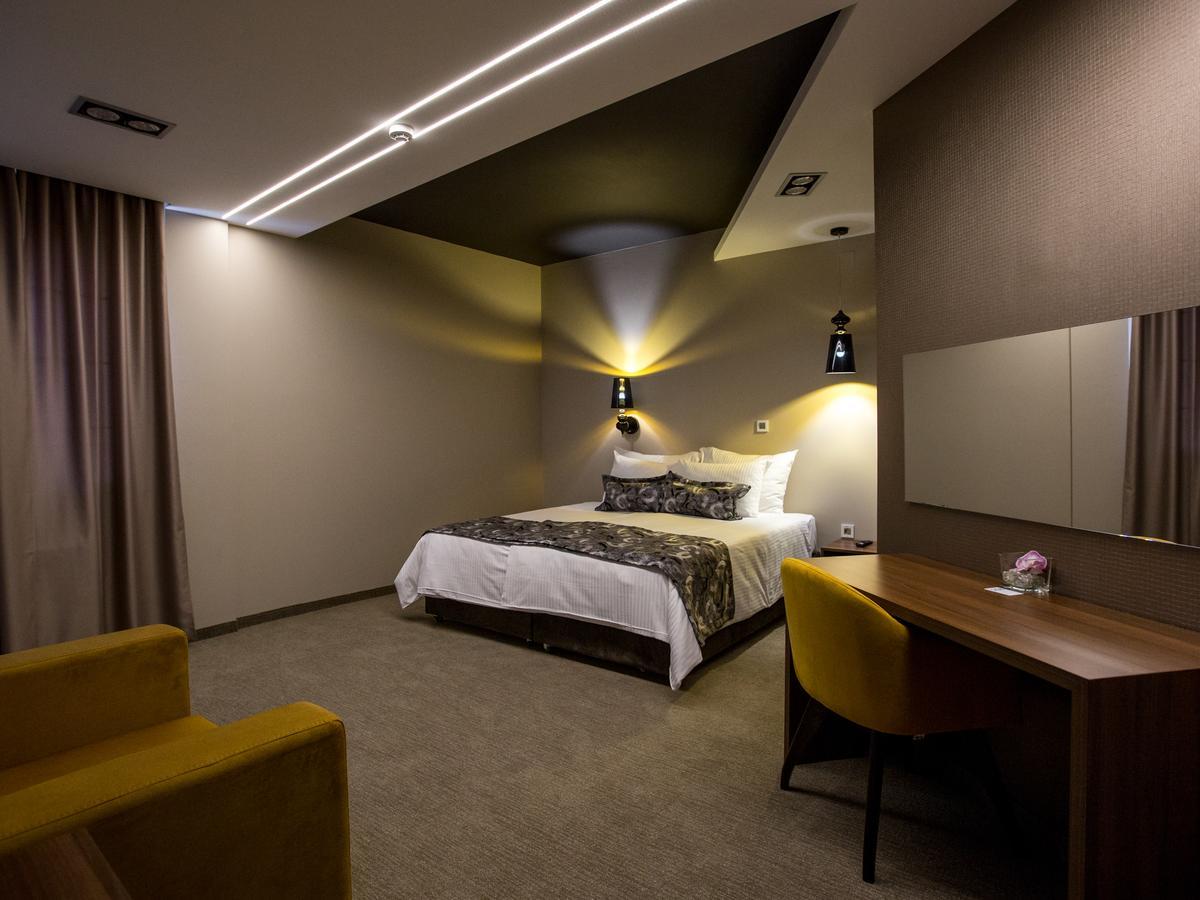 Hotel Ideo Lux Ниш Екстер'єр фото